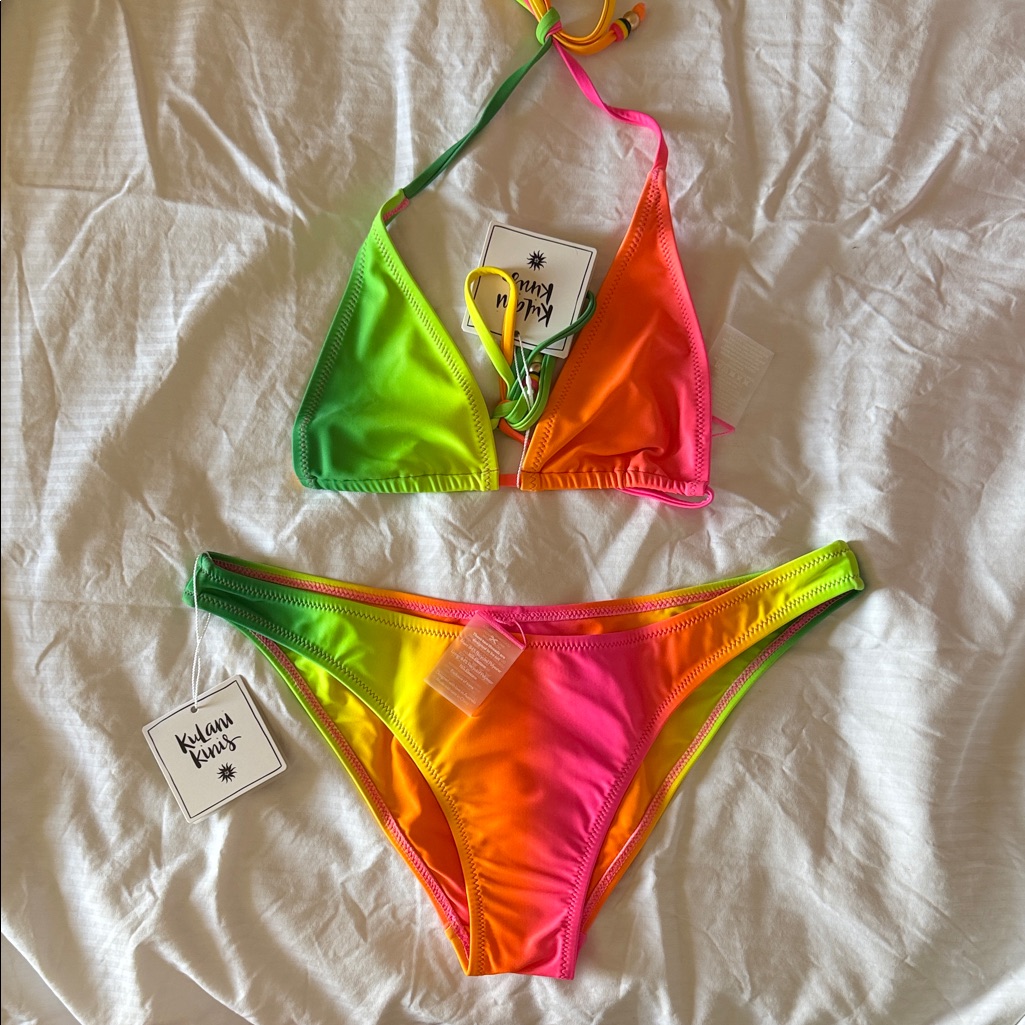 Kulani Kinis Island Escape Set Small Top Medium Bottom Nwt